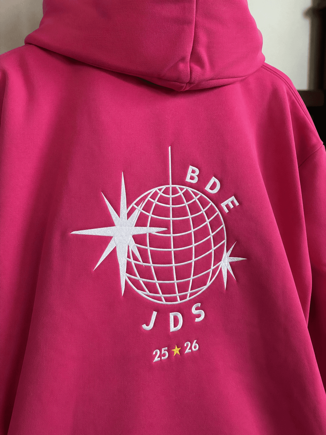 Pulls de promo Janson de Sailly, hoodie rose brod&eacute; BDE JDS 25-26